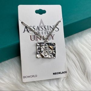 ASSASSIN’S CREED: UNITY CUBE NECKLACE